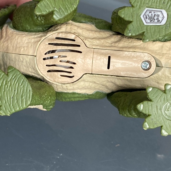 Jurassic World Fallen Kingdom Roarivores SINOCERATOPS 10” Jurassic Park Mattel - Picture 8 of 12